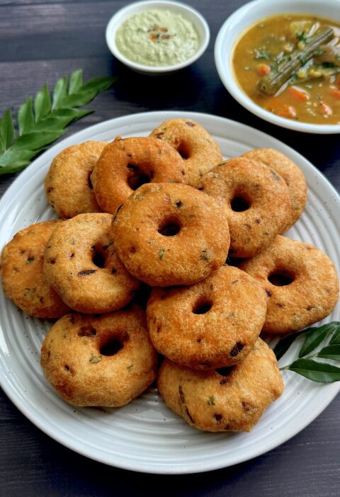 Medu Vada | Garelu | Medu vadai | Vadai | Uzhunnu vada | Uddina vade | Crispy medu vada recipe | Authentic south Indian medu vada recipe | How to make medu vada at home | Traditional medu vada recipe | South Indian medu vada recipe | Authentic South Indian medu vada recipe