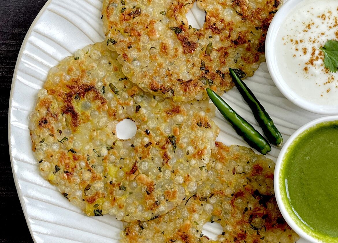 Sabudana thalipeeth | Thalipeeth | How to make sabudana thalipeeth | Vrat recipe | Fasting recipe | Navratri recipe | Shivratri recipe | Ekadashi recipe | Sabudana recipe | Healthy flatbread | Vegan | Gluten free | Upvas recipe | Tea time snack | Easy snack recipe | Breakfast recipe